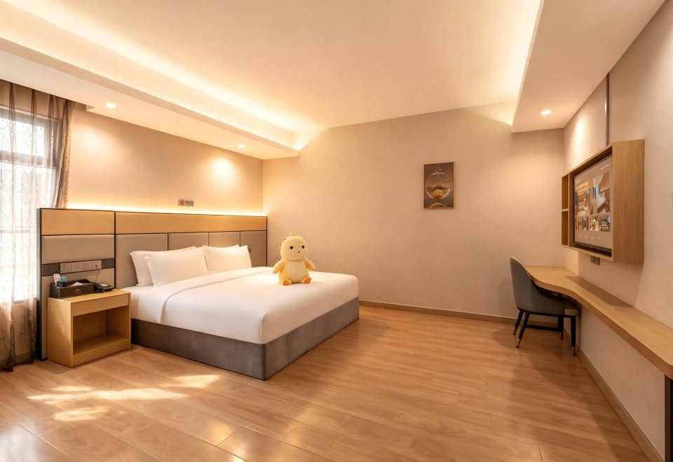 KOULING Hotel Beijing Donggaodi — Smart Projection Family Room
